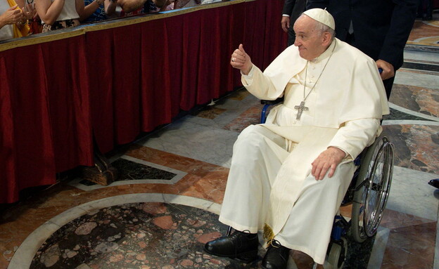 The pope’s move that reinforces rumors of an impending retirement