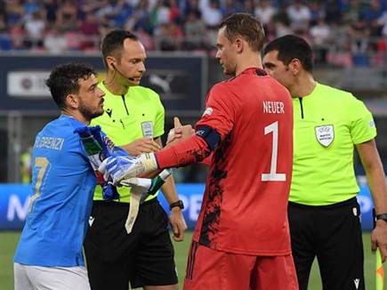 הפרשי גובה קלים בין הקפטנים (GETTY)