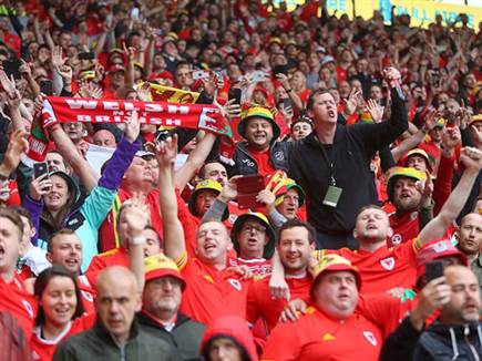 אווירה אדירה בקארדיף (GETTY)