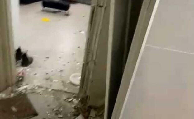 מטען התפוצץ בבניין בבאר שבע (צילום: משטרת ישראל)