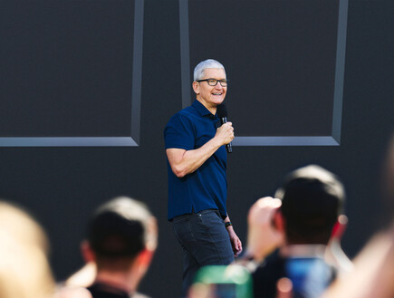Apple-WWDC22-Tim-Cook-Apple-Park-hero, טים קוק, מנכ"ל אפל (צילום: apple newsroom, יחצ)