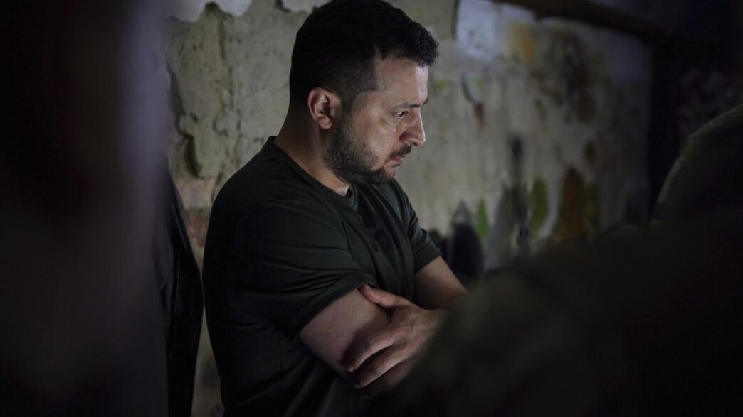 הנשיא זלנסקי מבקר בחזית הלחימה במזרח אוקראינה הנשיא זלנסקי מבקר בחזית הלחימה במזרח אוקראינה