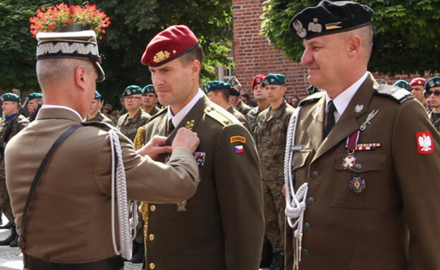 הגנרל שקיבל מינוי חריכ (צילום: army.cz)