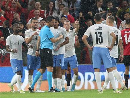 השופט אנדרה מרטינש פסק לפנדל בדקה ה-21 (אודי ציטיאט)