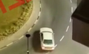 תושב באר שבע השתולל עם רכבו בכיכר (צילום: מתוך הרשתות החברתיות בהתאם לסעיף 27א' בחוק)