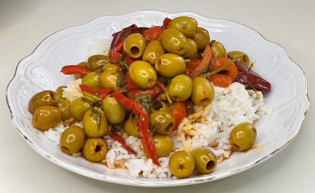 זיתים מרוקאיים מבושלים. כסלט או כתוספת