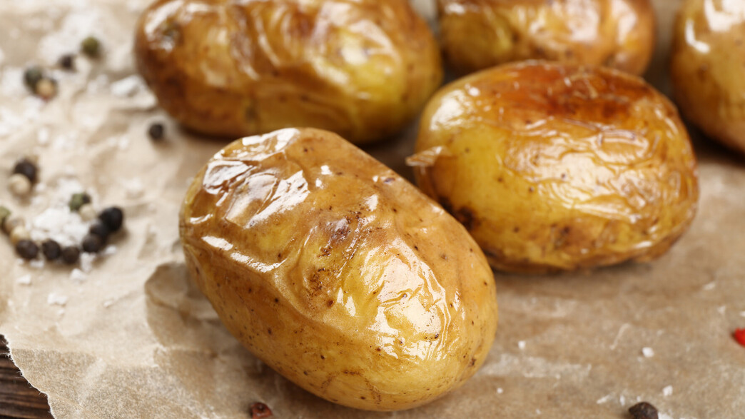 תפוחי אדמה אפויים לשלמות