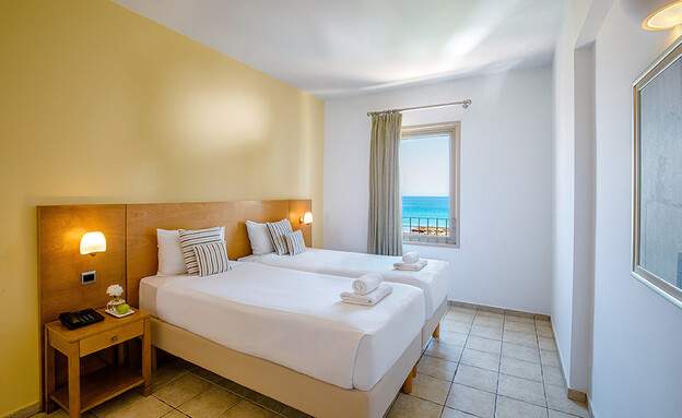 louis althea beach חדר שינה מלון (צילום: אתר המלון)