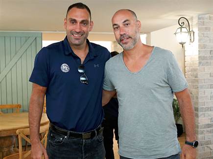 "הגיע הזמן לפנות את המקום לצעירים". דן (אלן שיבר)