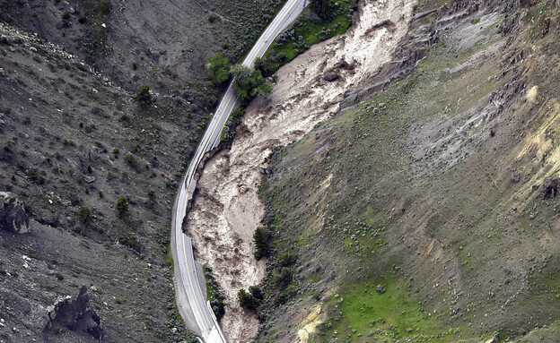 הצפה בפארק הלאומי ילוסטון בארה"ב (צילום: Larry Mayer, AP)