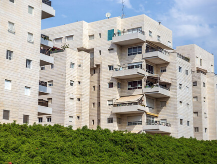 בניין, דירה, תל אביב (צילום: Fotokon, shutterstock)