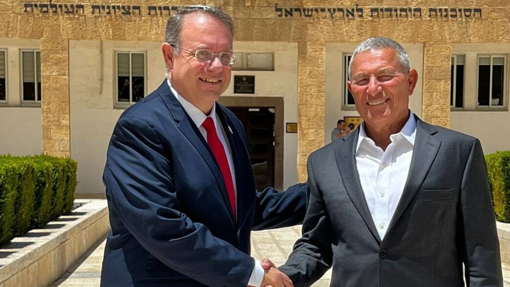 דורון אלמוג דורון אלמוג