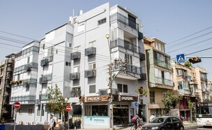 בית דירות בתל אביב (צילום: Jose HERNANDEZ Camera 51, shutterstock)