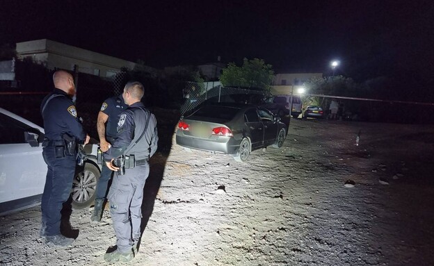 זירת הרצח בכפר קרע (צילום: דוברות המשטרה)