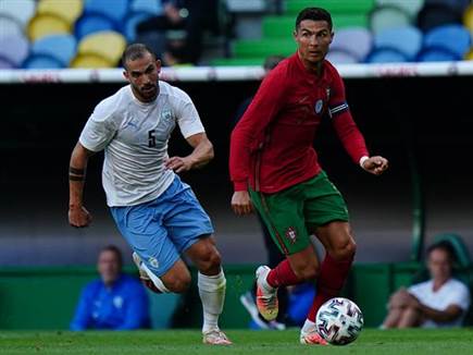 רונאלדו נגד ישראל, רק על המגרש (GETTY)