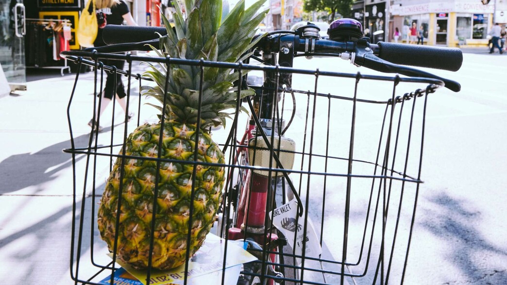 אננס (צילום: Pineapple Supply Co, unsplash)