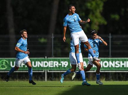 תצוגה התקפית אדירה (UEFA)