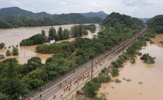 שיטפונות כבדים בדרום סין (צילום: AP)