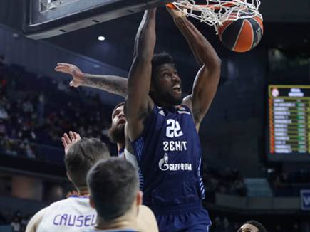 החיזוק הראשון מבין רבים. פויתרס (GETTY) (צילום: ספורט 5) החיזוק הראשון מבין רבים. פויתרס (GETTY) (צילום: ספורט 5)