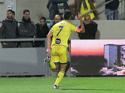 בקרוב על המדף: החולצות החדשות של זהבי (דני מרון)