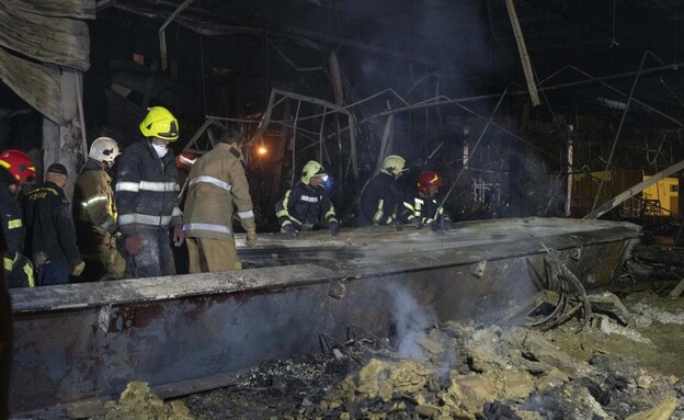 רוסיה תקפה מרכז מסחרי בלב אוקראינה (צילום: AP)