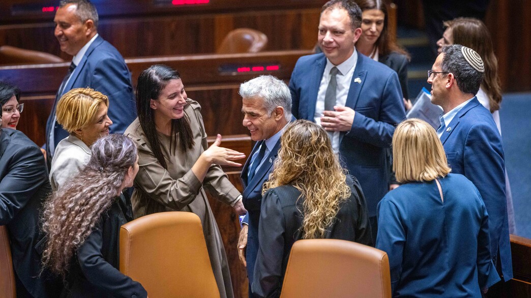 יאיר לפיד וחברי כנסת יאיר לפיד וחברי כנסת