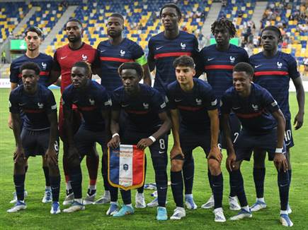 צרפת החזקה עמדה מנגד (UEFA)