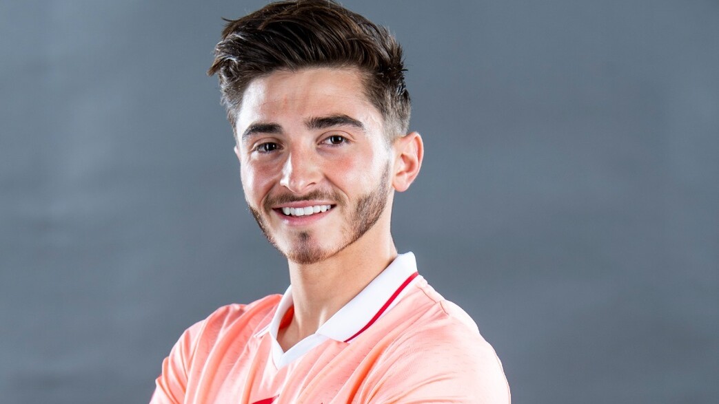 ג'וש קבאלו השחקן הגיי הראשון בכדורגל העולמי