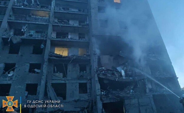 אוקראינה: רוסיה תקפה בניין מגורים באודסה (צילום: שירות החירום הממלכתי באוקראינה)