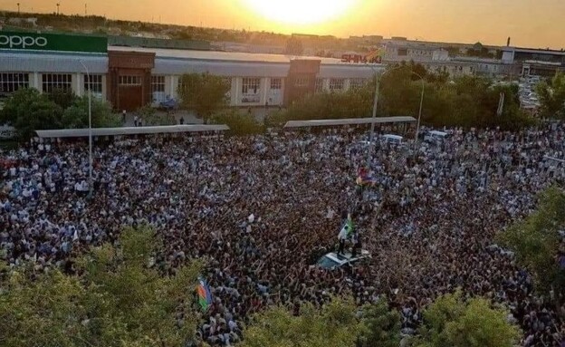 מהומות באוזביקסטן (צילום: סעיף 27א לחוק זכויות יוצרים)