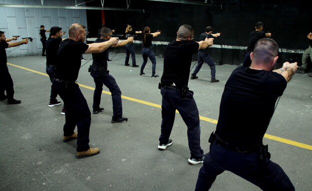 נטישת כחולי המדים: המשבר במשטרה (צילום: n12)
