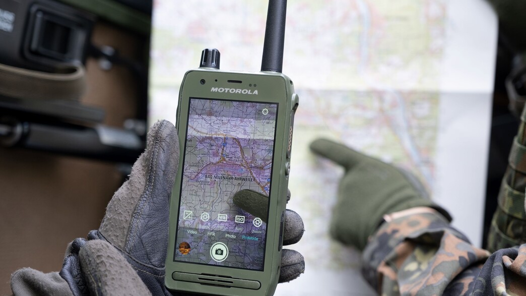 מכשיר משולב סלולר ורדיו של מוטורולה MXP7000 מכשיר משולב סלולר ורדיו של מוטורולה MXP7000