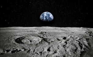 כדור הארץ כפי שנשקף מאדמת הירח (צילום: 123rf)