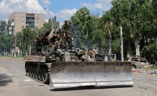 הכוחות הרוסיים בלישנסק, אוקראינה (צילום: SKY NEWS)