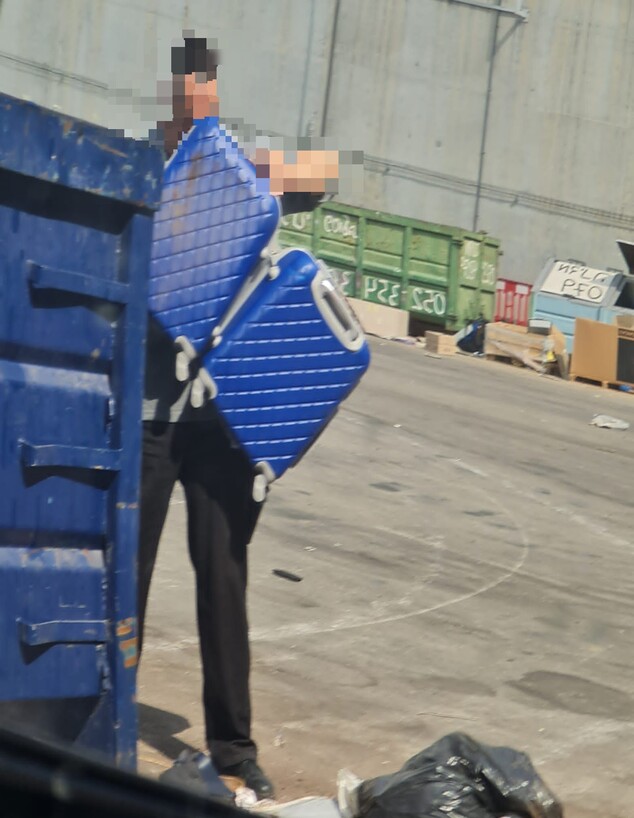 Airports Authority Destruction of luggage (Photo: courtesy of the photographer)