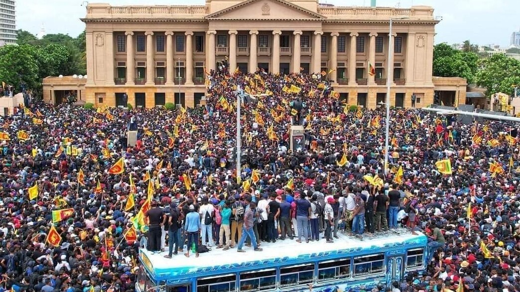 הפגנה מחוץ למעון נשיא סרי לנקה