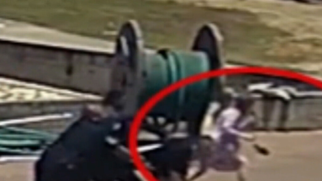 עימות בין שוטרים לאישה בהריון מתקדם עימות בין שוטרים לאישה בהריון מתקדם