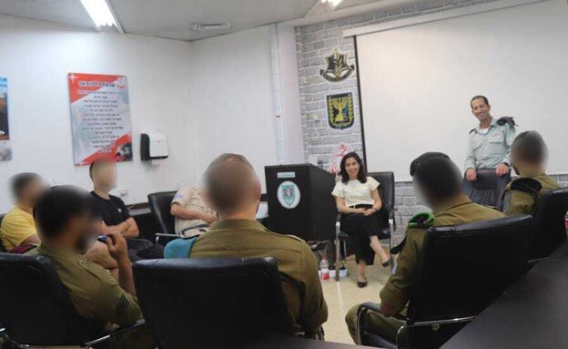 מפגש להתמודדות עם גמגום בצבא (צילום: דובר צה"ל)