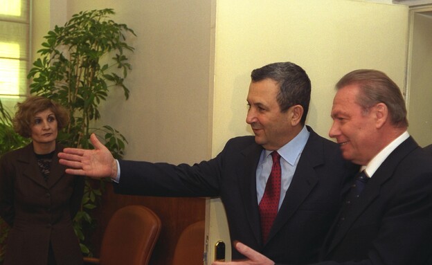עדנה חלבני עם אהוד ברק ונשיא סלובקיה, 2000 (צילום: אבי אוחיון, לע