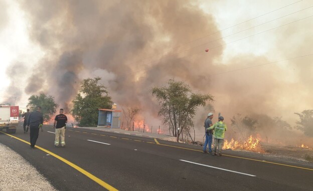 שריפה בין פארק הירדן לחד נס (צילום: כב"ה צפון)