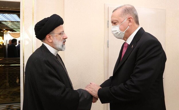 נשיא איראן ראיסי ונשיא טורקיה ארדואן בטהראן