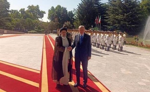 נשיא איראן ראיסי ונשיא טורקיה ארדואן בטהראן