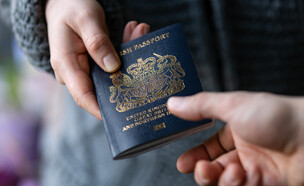 דרכון בריטי (צילום: Max_555, shutterstock)