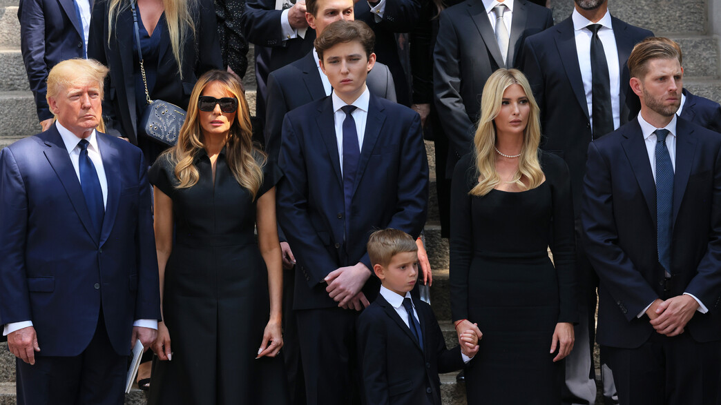 בארון טראמפ בהלוויה של איוונה טראמפ (צילום: getty images)