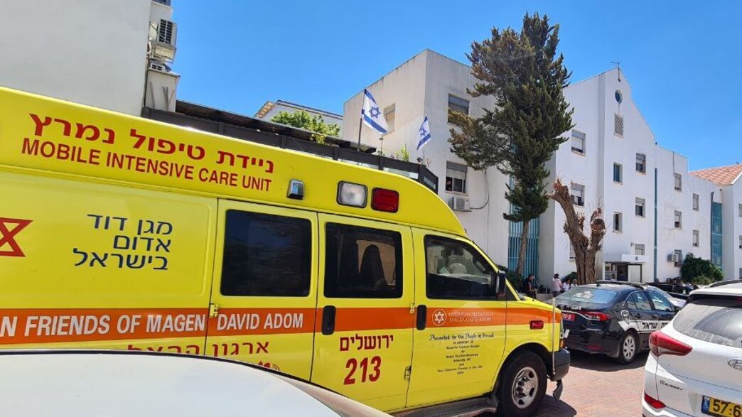 חשד לרצח והתאבדות בבית שמש: אב דקר למוות את בתו וה