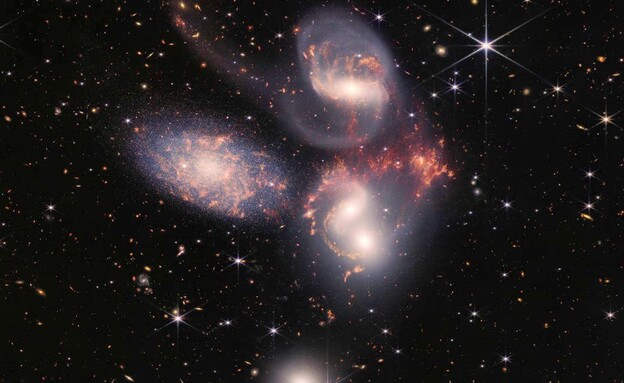 חור שחור שצולם ע"י הטלסקופ ג'יימס ווב (צילום: NASA, ESA, CSA, and STScI)