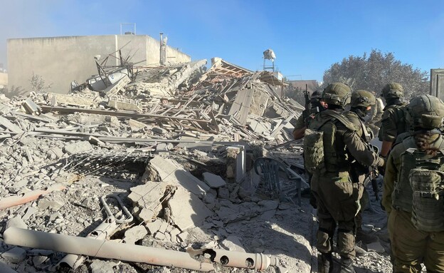 הריסת בתי המחבלים שביצעו את הפיגוע באריאל (צילום: דובר צה"ל)