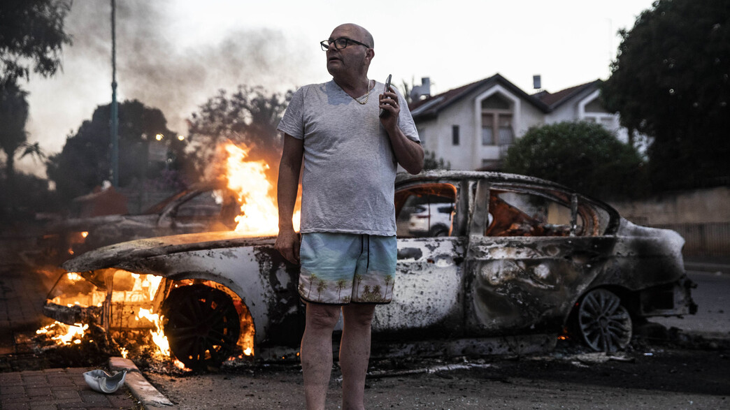 מכונית הוצתה בהתפרעויות בלוד