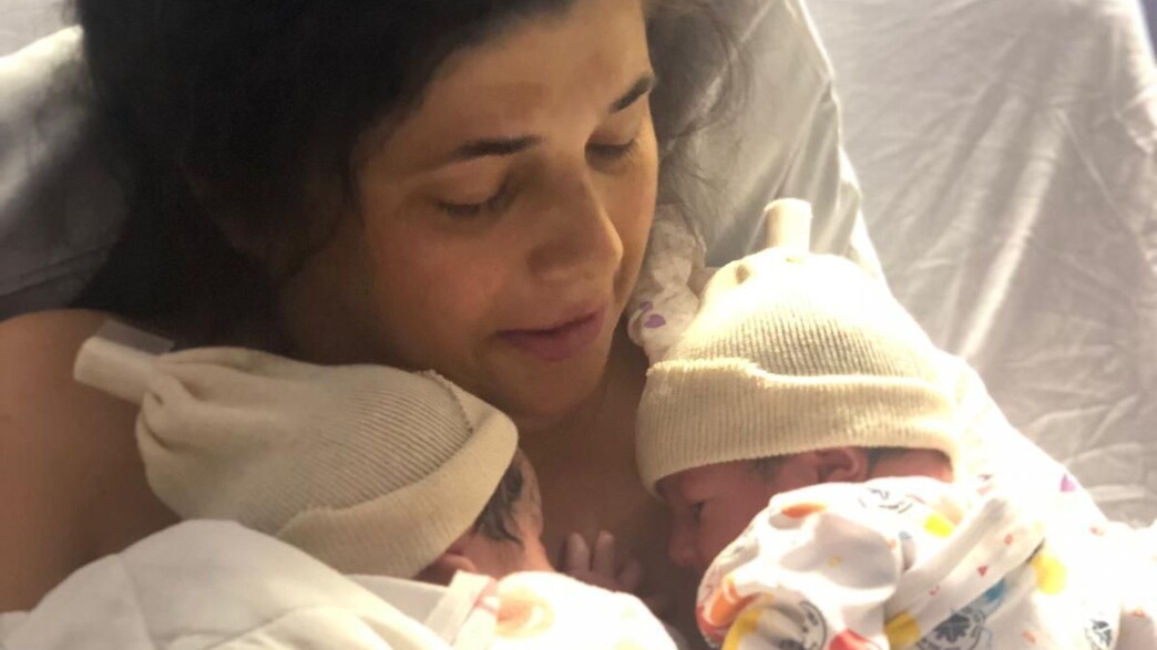 שרן השכל ילדה