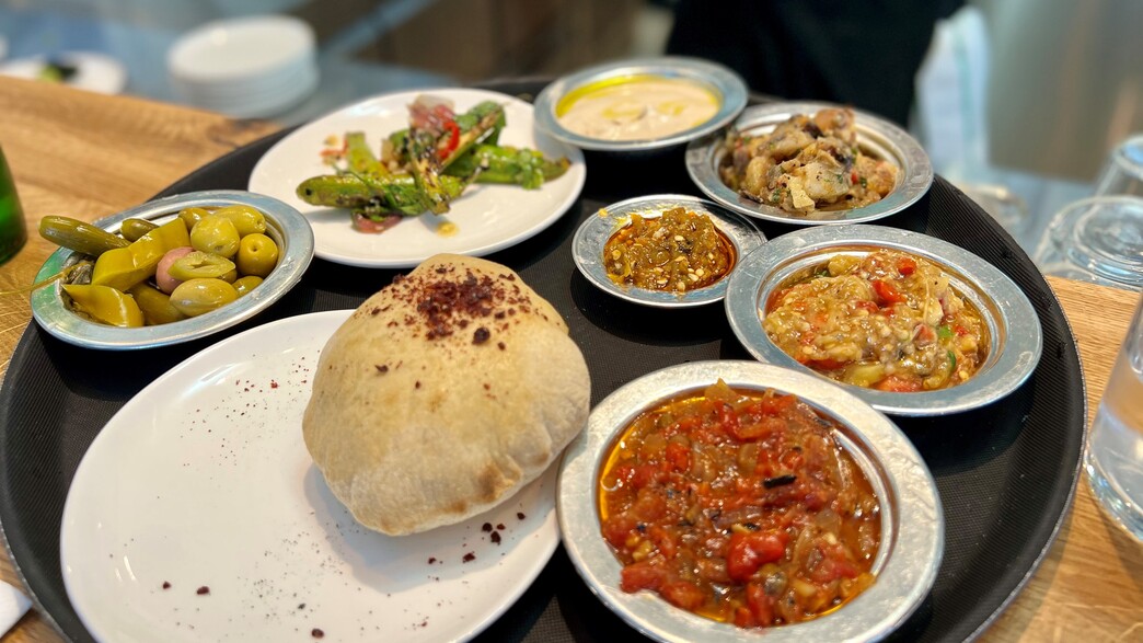 מנות הפתיחה באבן עזרא. כל אחת יותר טעימה מהשנייה מנות הפתיחה באבן עזרא. כל אחת יותר טעימה מהשנייה